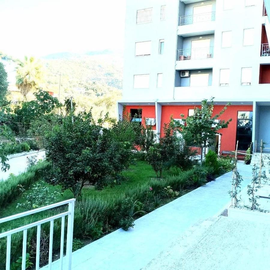 Apartament Me Qera Dublex Lungomare Vlore Exterior photo