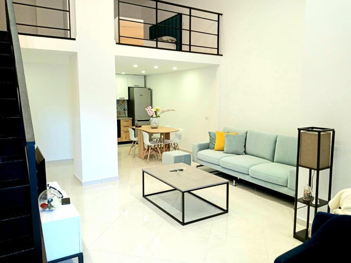 Apartament Me Qera Dublex Lungomare Vlore Exterior photo