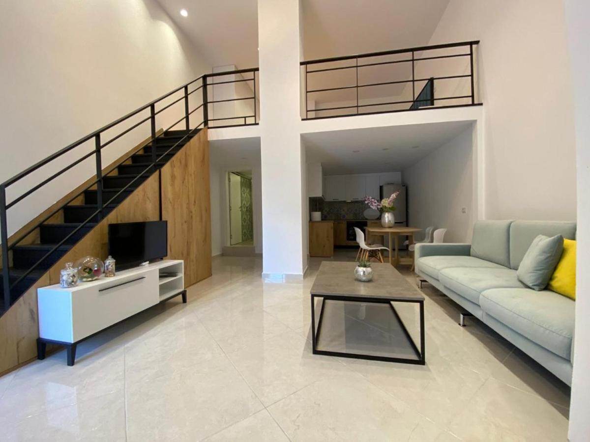 Apartament Me Qera Dublex Lungomare Vlore Exterior photo