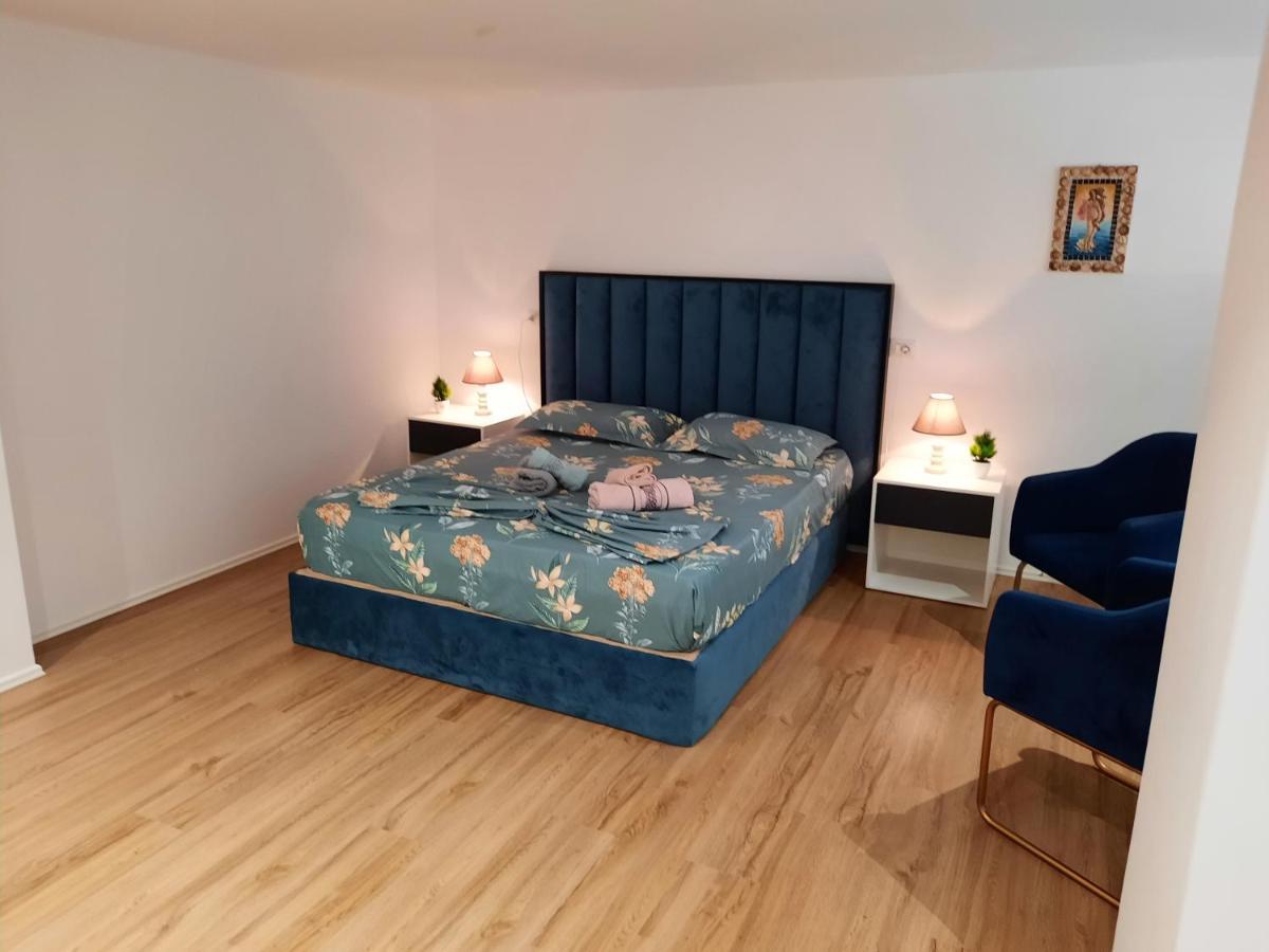 Apartament Me Qera Dublex Lungomare Vlore Exterior photo