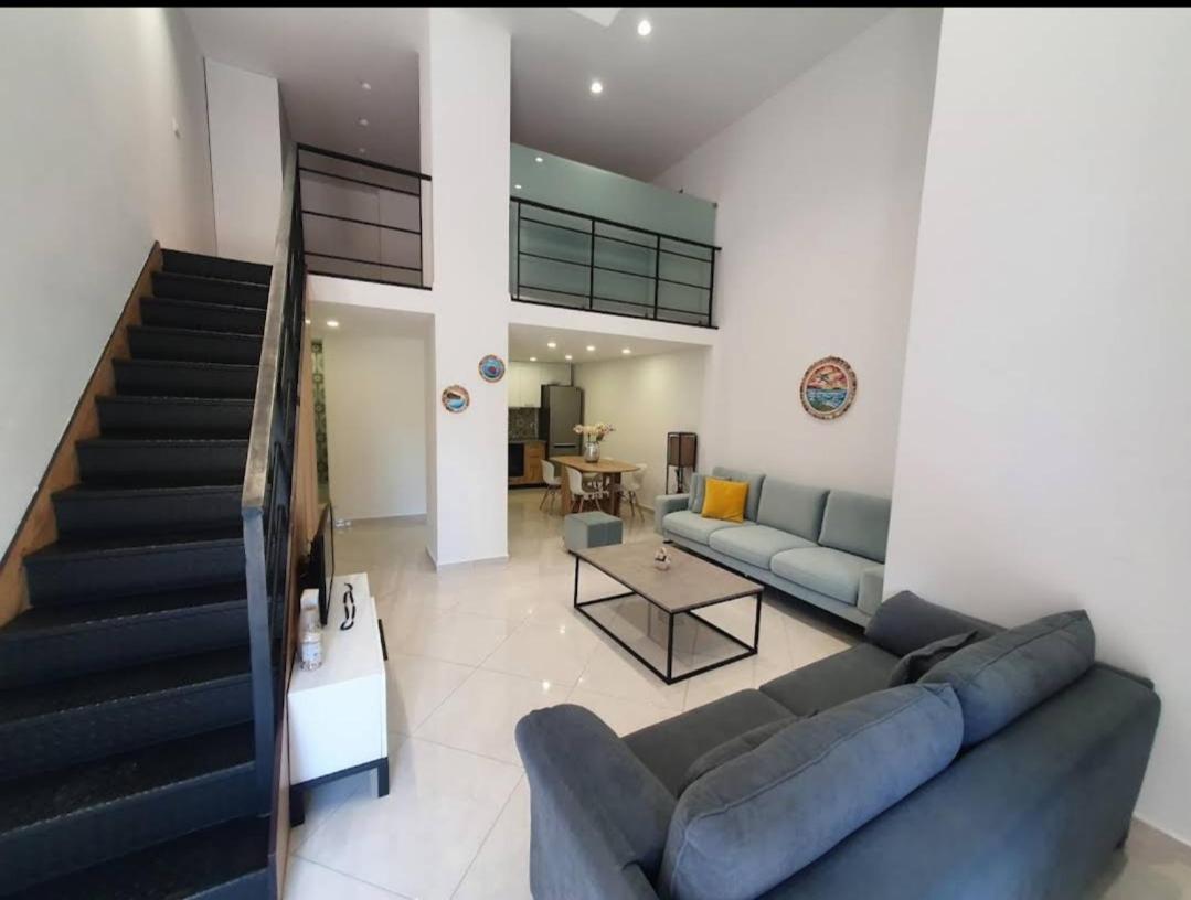 Apartament Me Qera Dublex Lungomare Vlore Exterior photo